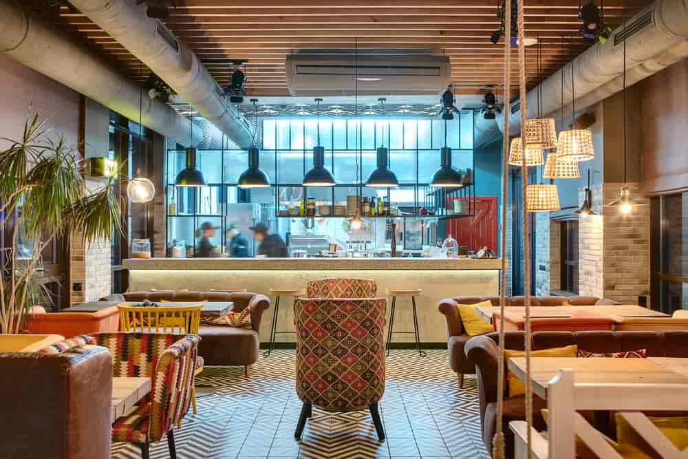 An example of the open-kitchen restaurant interior design trend