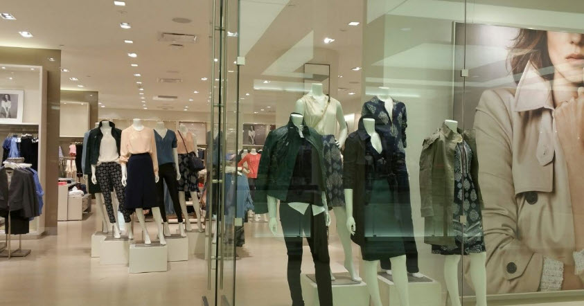 A clothes shop layout which is optimised for customer flow